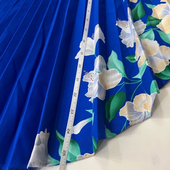 Vibrant Blue Floral Blouse - Picture 10 of 11